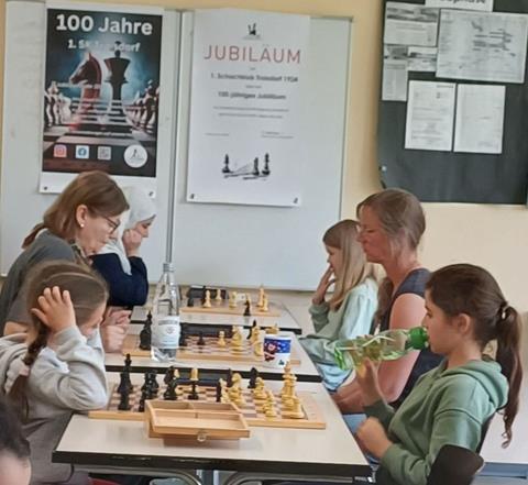 Mädchen- und Frauenschach beim Schachklub