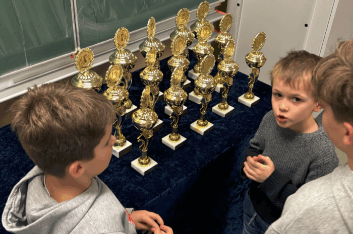 Jugend-Schachturnier „Formel 1“ in Troisdorf